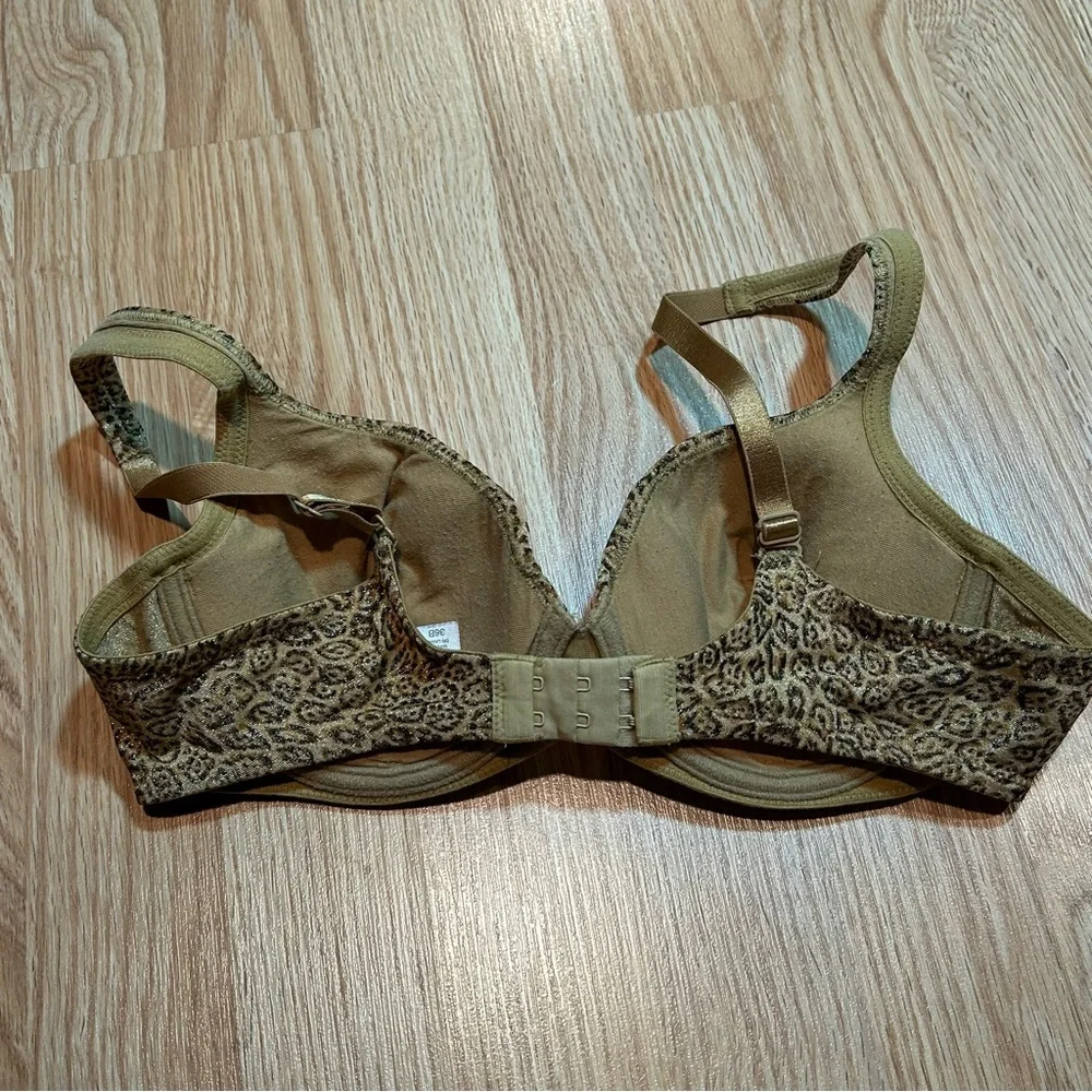 Vintage Y2K Victoria's Secret cheetah bra‎ 36B